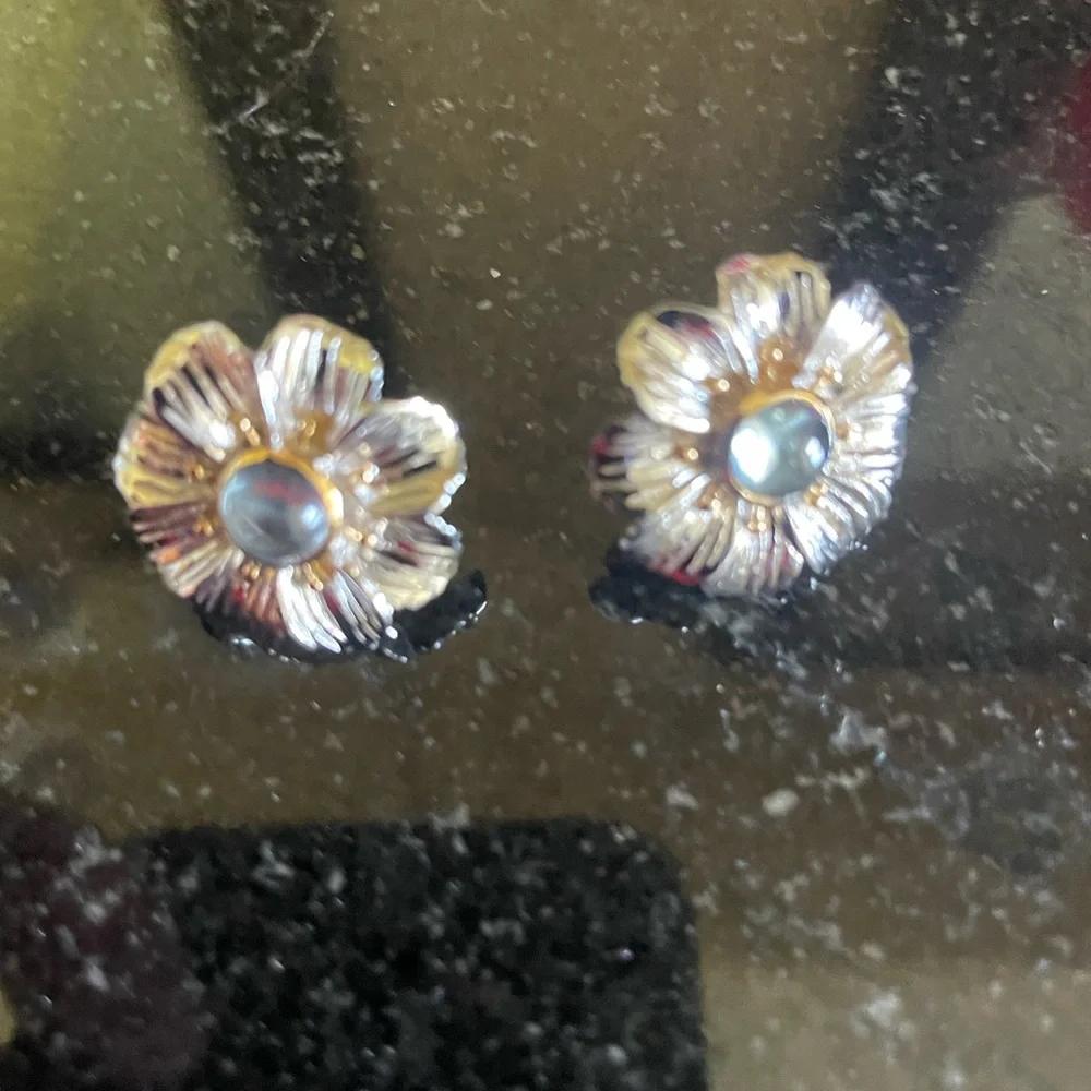 🌸New🌸Original Packaging! Ross-Simons Silver & Gold Intricate Flower Earrings🌸 - Picture 3 of 6